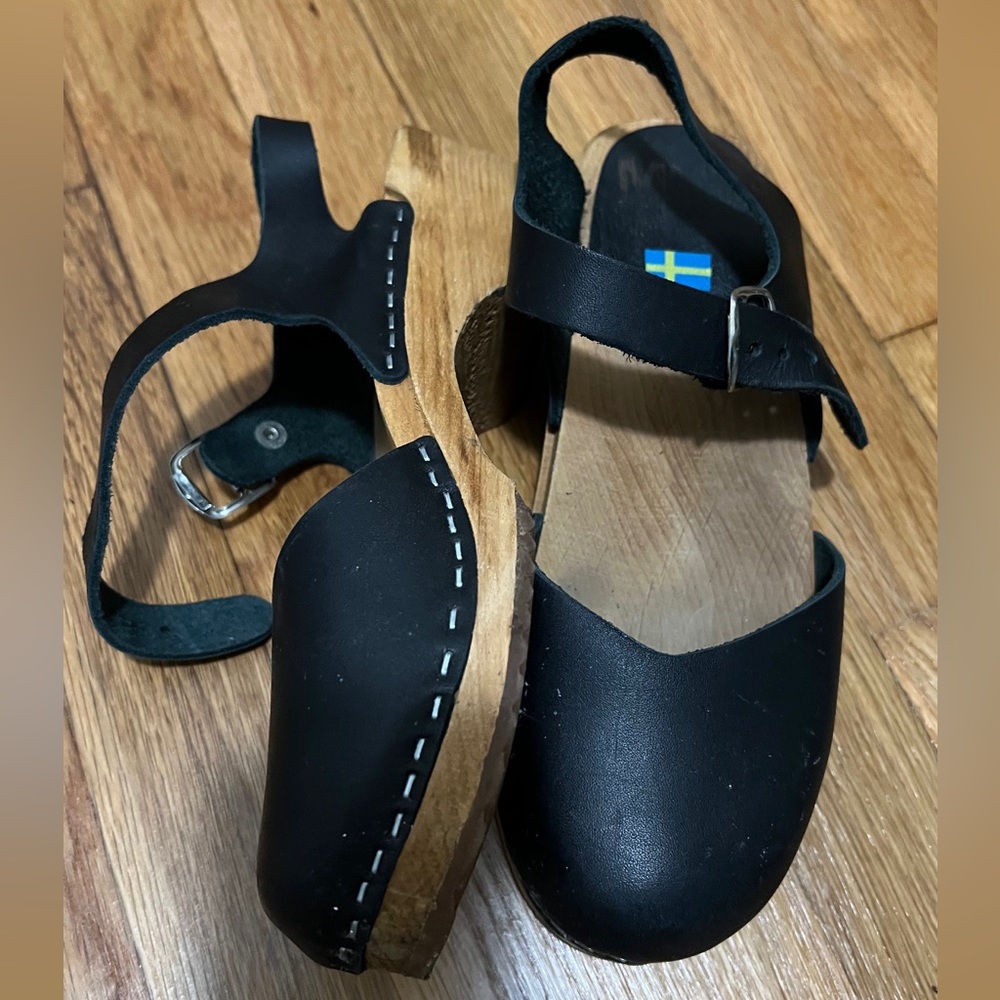 Mia clogs, size 8!